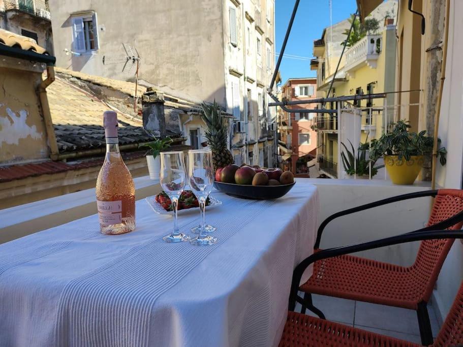 Mary'S Bright Apartment - Corfu Old Town Eksteriør billede